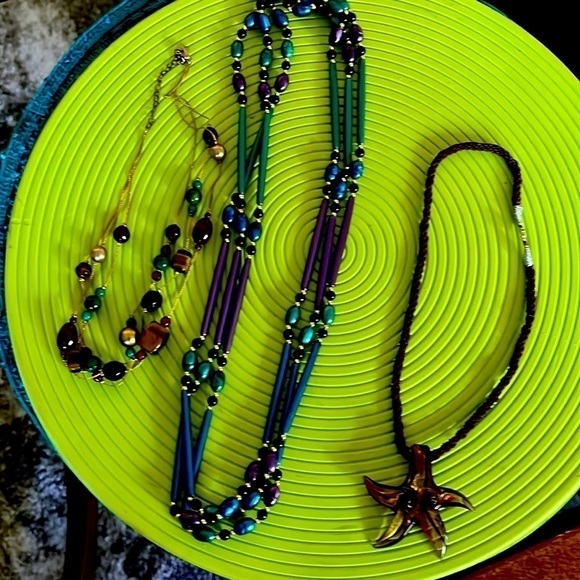Jewelry - 𝅺3 Costume Necklaces